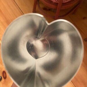 Pampered Chef Valtrompia heart cake tube. Never used